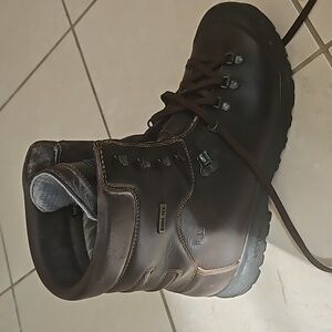 LL Bean men boots , size 11.5 and brown color